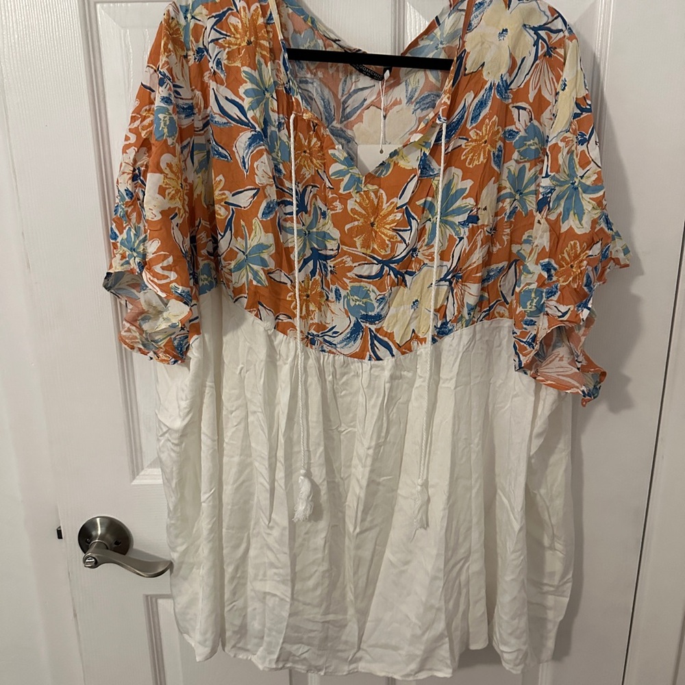 BloomChic Floral Orange and White Top